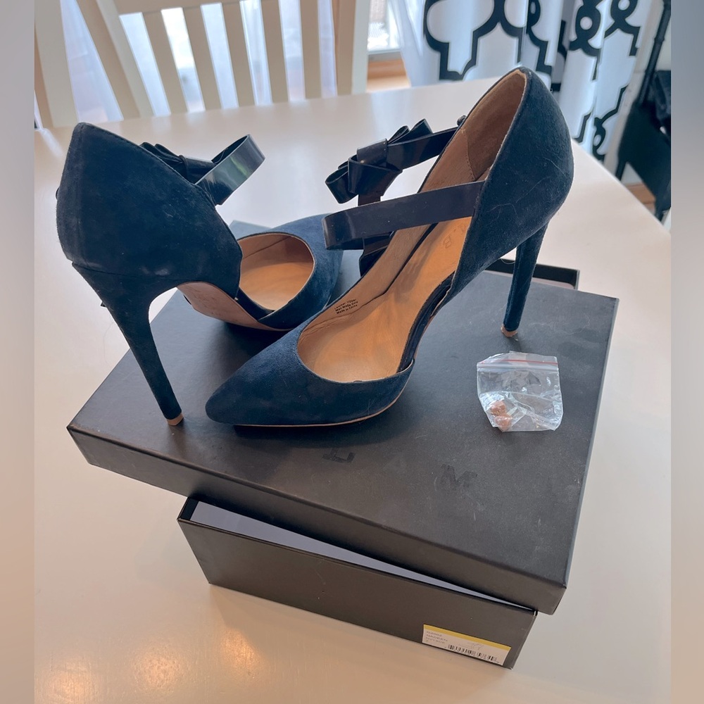 L.A.M.B. Nadeen Navy Suede Size 7 Heel WITH Replacement Caps!  Worn once.